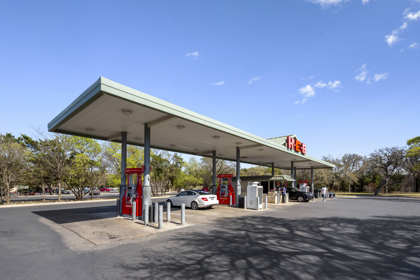 four points shopping centre