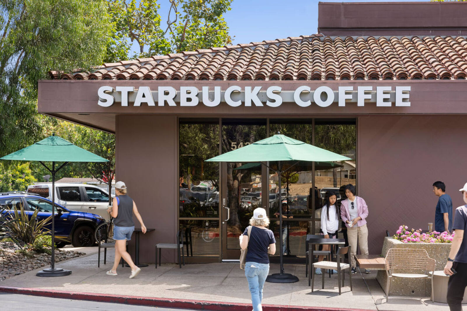 casitas plaza shopping center