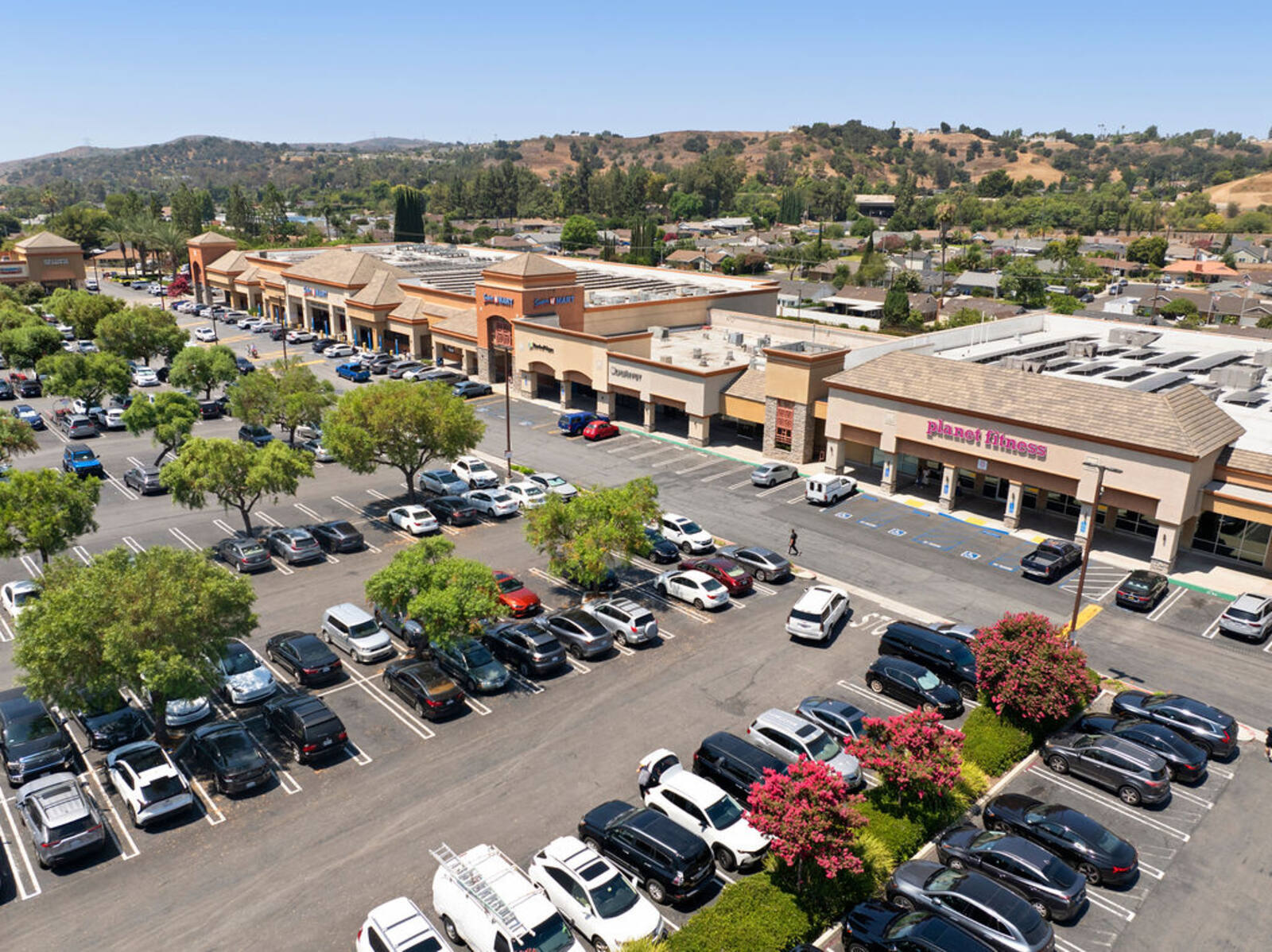 diamond hills plaza