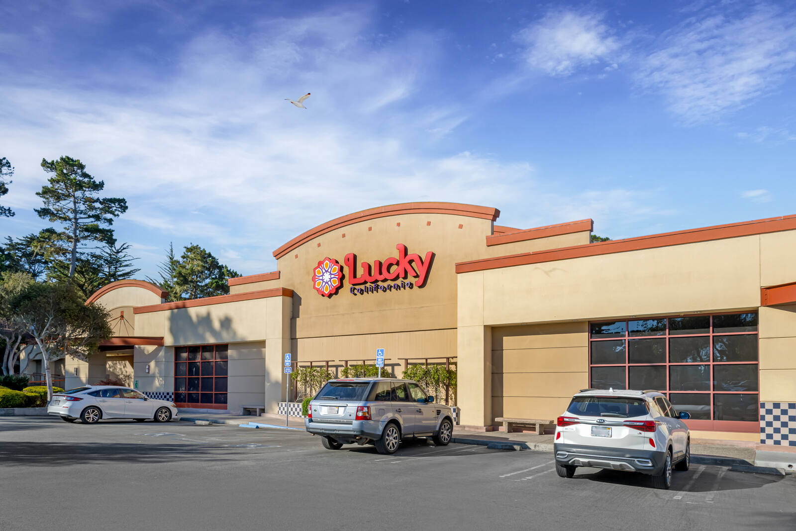 country club gate center